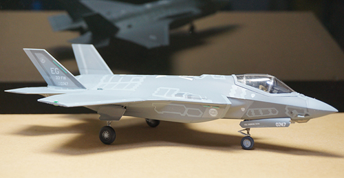 ハセガワ：1:72スケール プラモデル F-35A ライトニングII