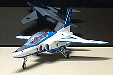 ハセガワ：1:72スケール 飛行機D11　川崎 T-4“ブルーインパルス