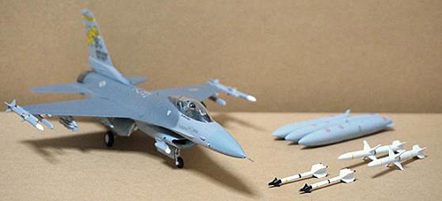 ハセガワ:1:72 D-18 F-16CJ (ブロック50) ファイティング ファルコン