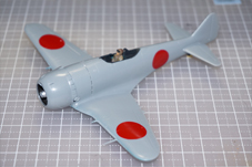 先に日の丸塗装をしてみたところ